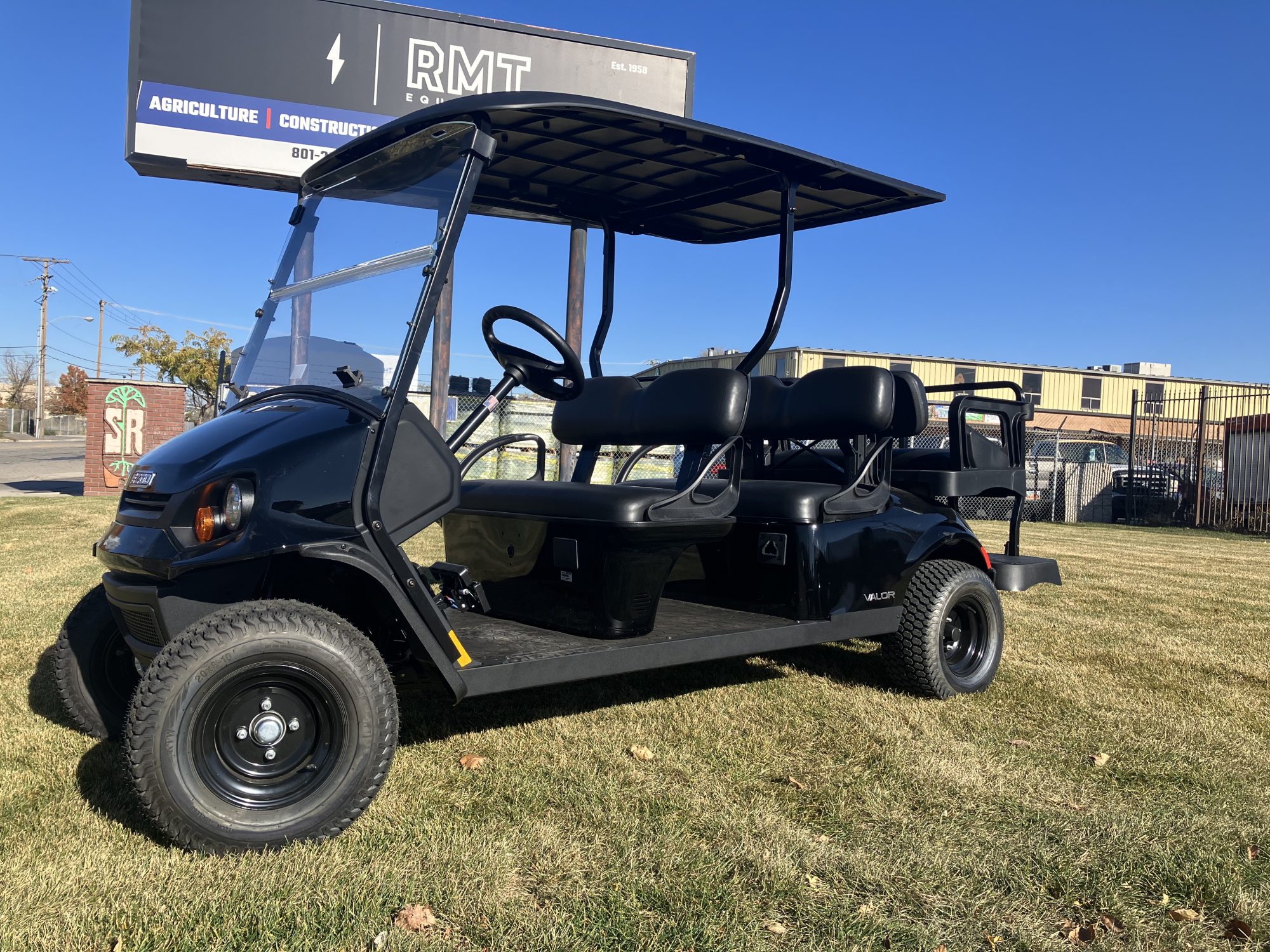 2024 E-Z-GO Valor – Golf Carts Zone